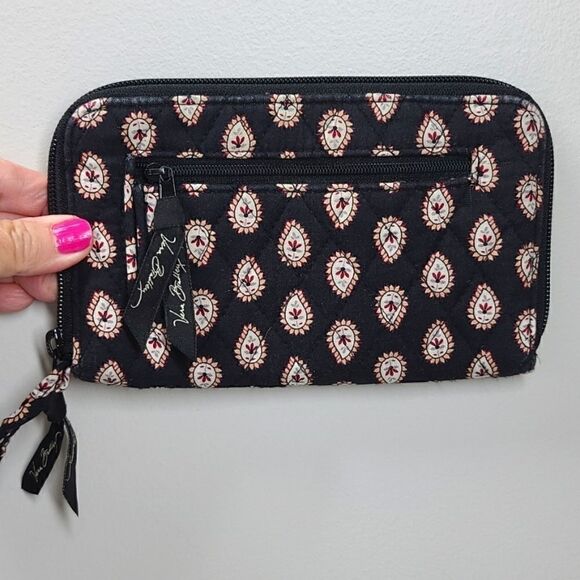 Vera Bradley "Classic Black 2006" Zip Around Wal… - Picture 1 of 4